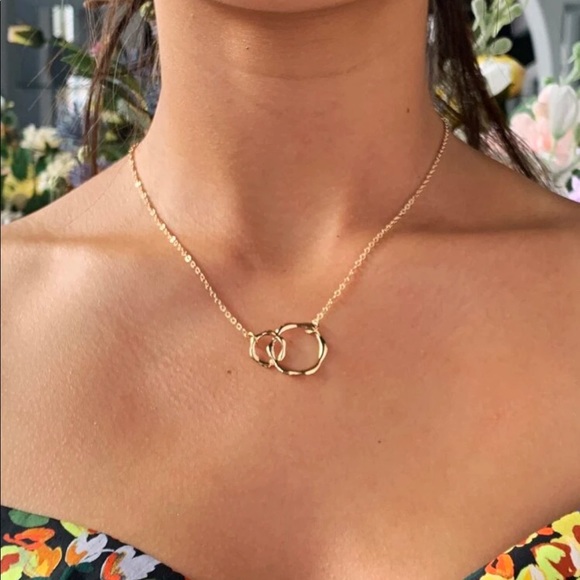 Jewelry - Interlocked Pendant Necklace